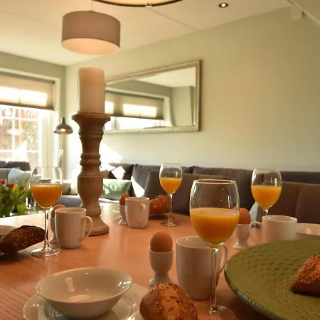 In With Garden Villa *