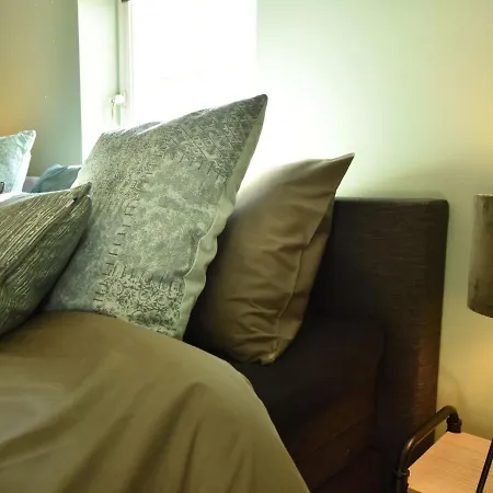 In With Garden Villa Schoorldam