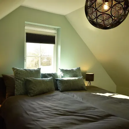 Villa In With Garden