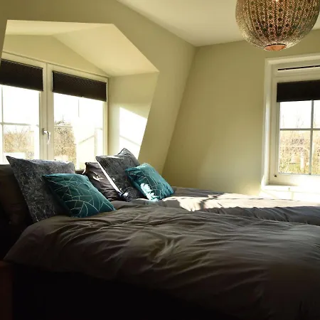 Villa In With Garden *