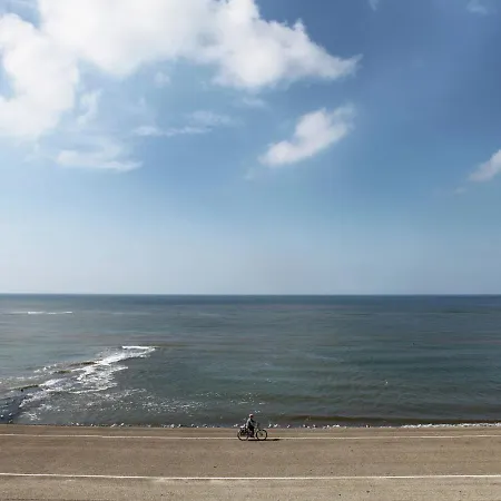 Villa In With Garden