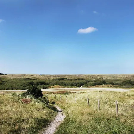 Villa In With Garden *