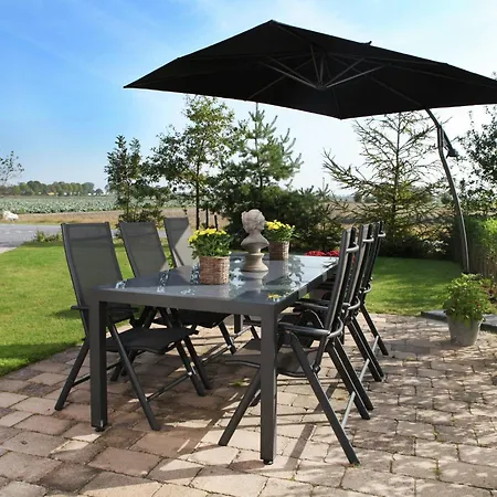 Villa In With Garden